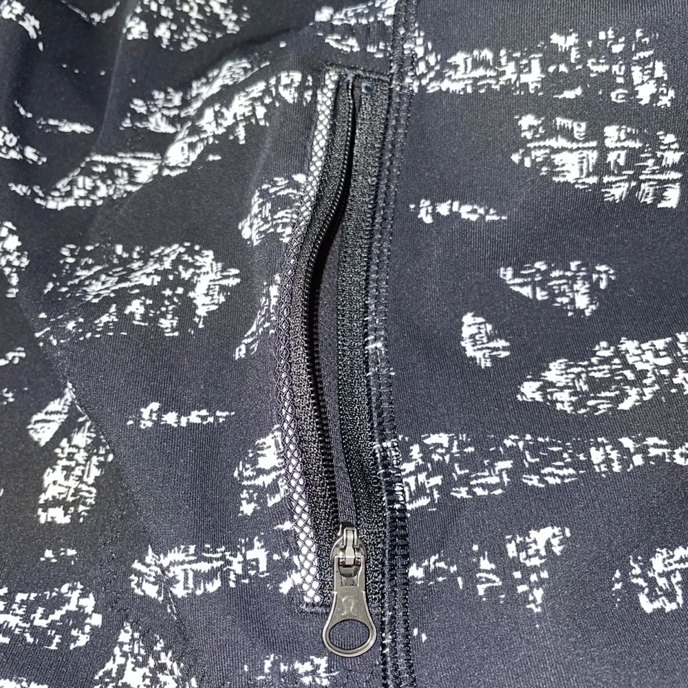 Lululemon Cropped Leggings size 8 - Picture 7 of 7